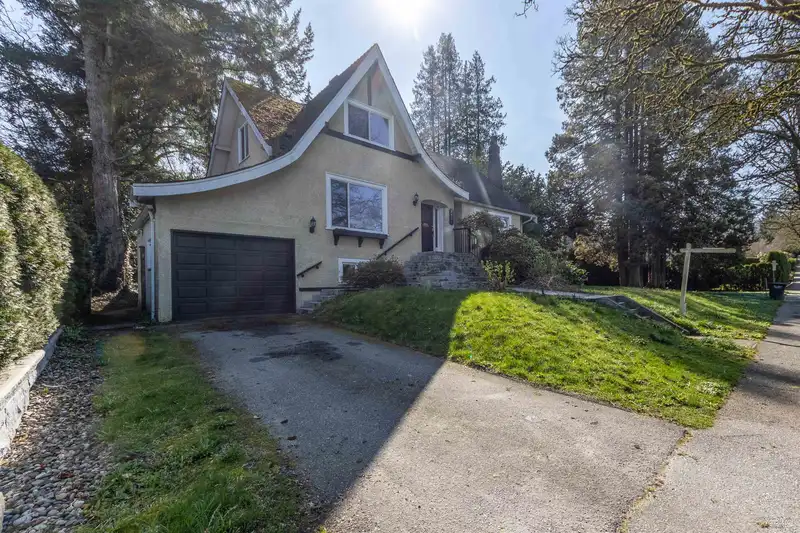 2146 W 33RD AVENUE - photo 2 of 37