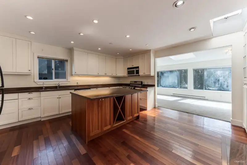 2146 W 33RD AVENUE - photo 3 of 37