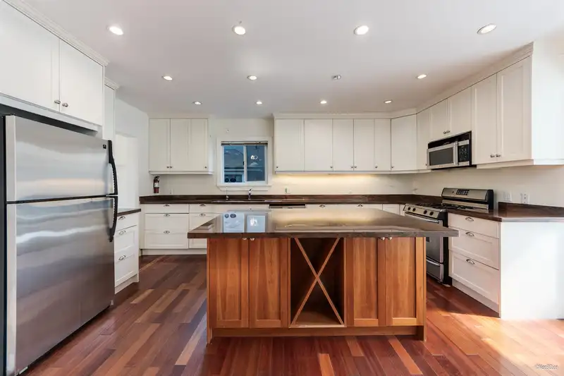 2146 W 33RD AVENUE - photo 4 of 37
