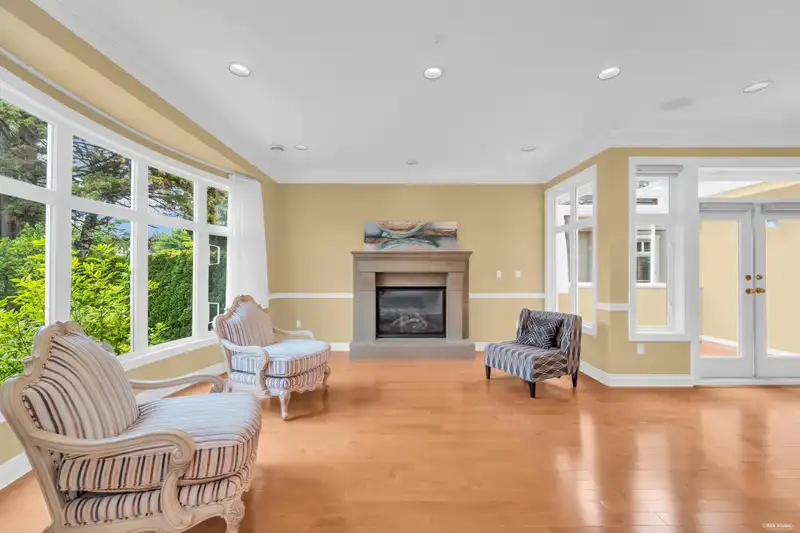2498 W 22ND AVENUE - photo 2 of 38