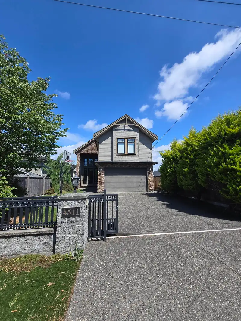 4511 STEVESTON HIGHWAY - photo 2 of 7