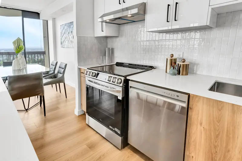 2003 6540 BURLINGTON AVENUE - photo 4 of 15