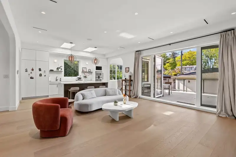 3227 W 35TH AVENUE - photo 2 of 36
