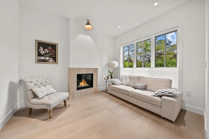 3227 W 35TH AVENUE - photo 4 of 36