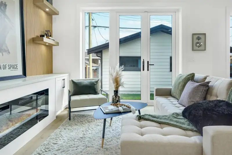 2 3216 VENABLES STREET - photo 4 of 23