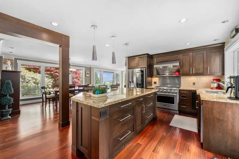 871 FAIRWAY DRIVE - photo 4 of 40