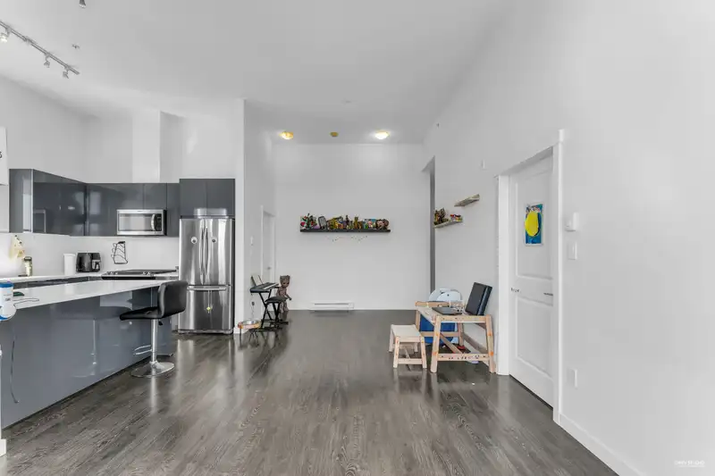 425 15138 34 AVENUE - photo 4 of 31