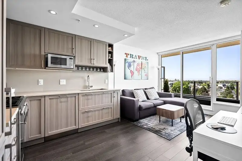 1501 5665 BOUNDARY ROAD - photo 1 of 38