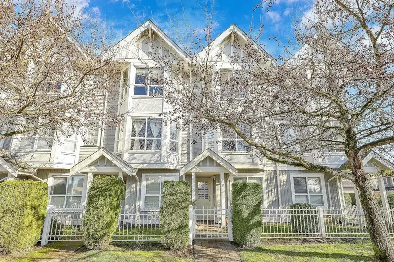 40 7370 STRIDE AVENUE - photo 2 of 25