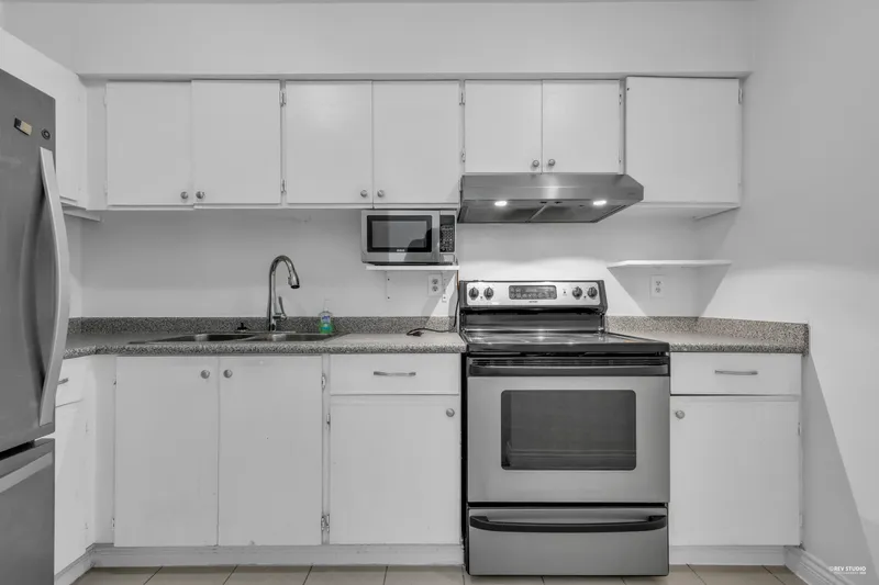 10590 Holly PARK LANE - photo 4 of 12