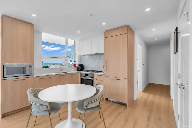 1701 2425 ALPHA AVENUE - photo 3 of 39
