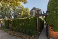 572 E 16TH AVENUE - thumbnail 1