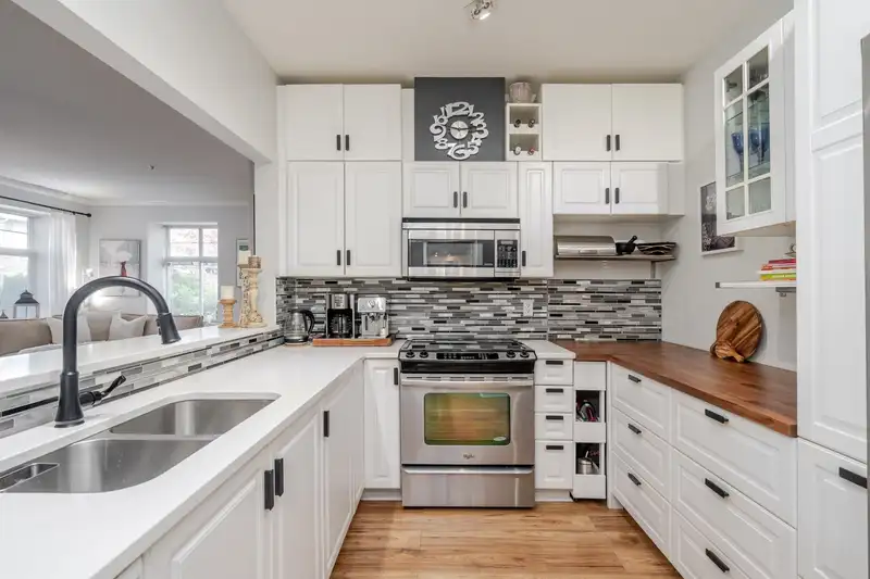 106 15323 17A AVENUE - photo 3 of 25