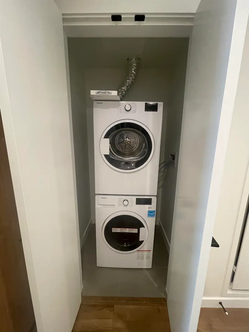 2509 13428 105 AVENUE - photo 2 of 24