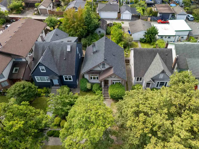 140 W 21ST AVENUE - photo 1 of 6