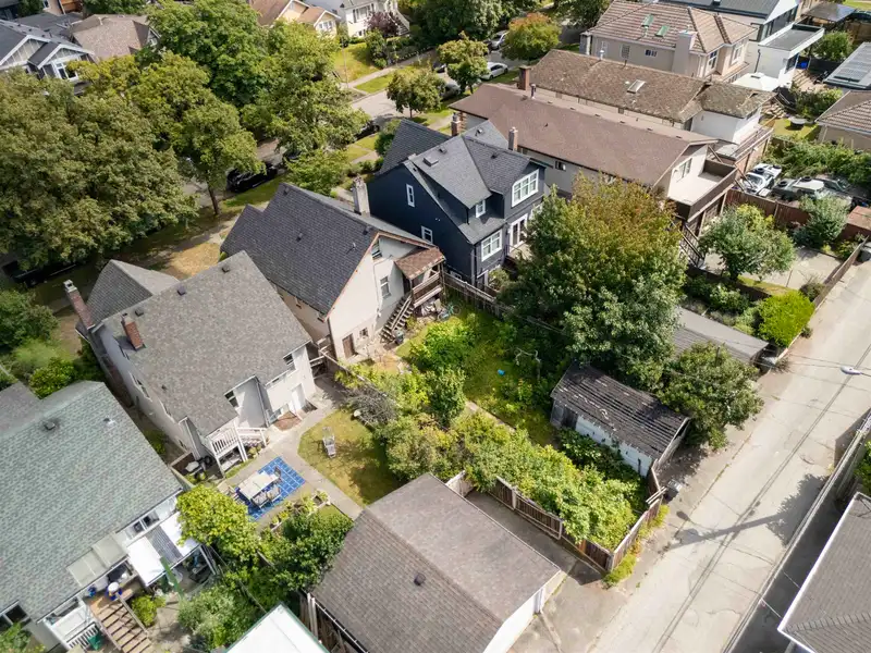 140 W 21ST AVENUE - photo 3 of 6