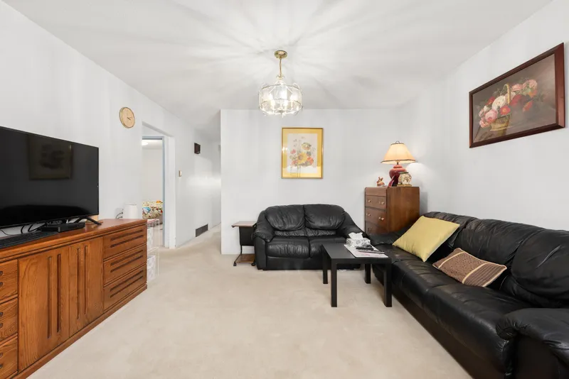 4240 DUNDAS STREET - photo 2 of 25