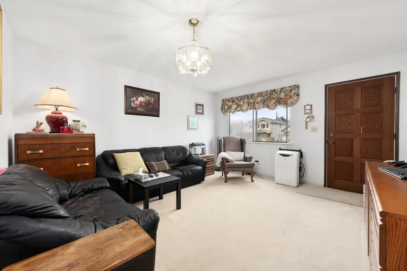 4240 DUNDAS STREET - photo 3 of 25