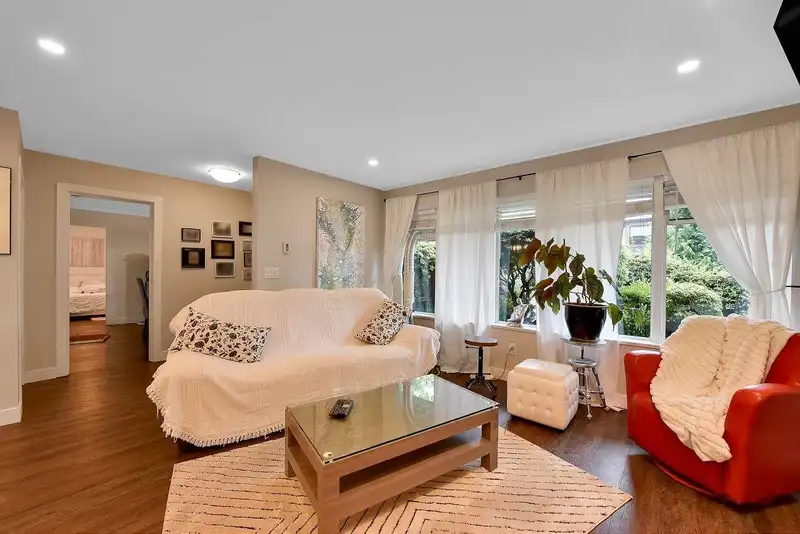 102 14271 18A AVENUE - photo 3 of 32