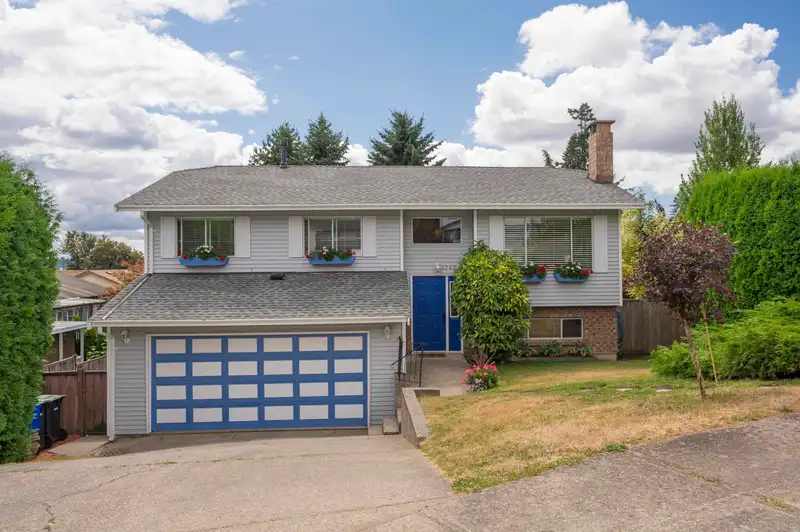 6743 196B PLACE - photo 2 of 40