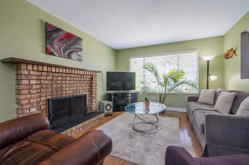 6743 196B PLACE - photo 3 of 40