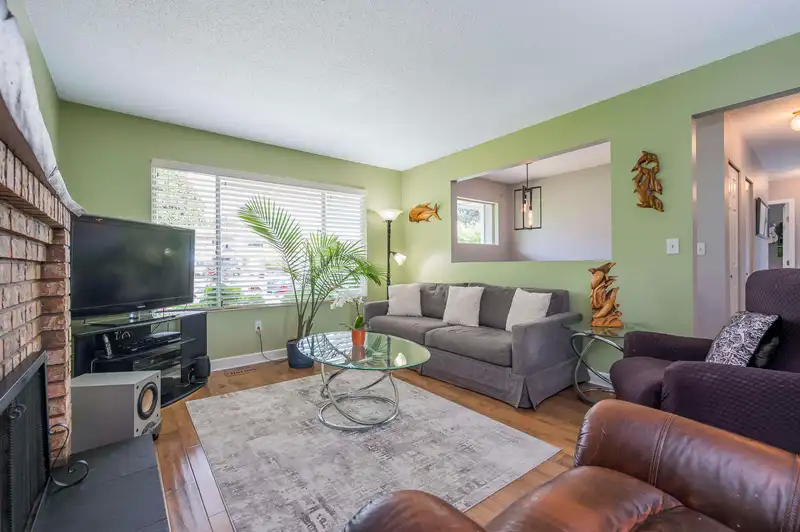 6743 196B PLACE - photo 4 of 40