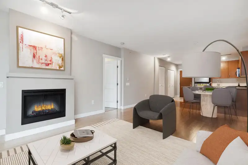 302 9222 UNIVERSITY CRESCENT - photo 3 of 21