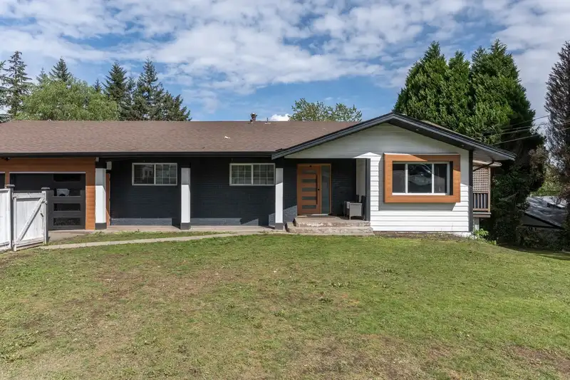 2802 UPLAND CRESCENT - photo 1 of 14