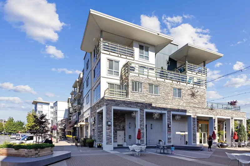 311 15775 CROYDON DRIVE - photo 2 of 20