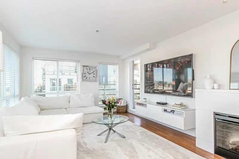 311 15775 CROYDON DRIVE - photo 4 of 20