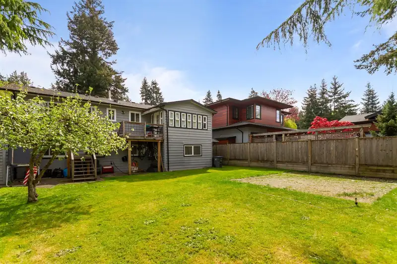 2621 127A STREET - photo 2 of 40
