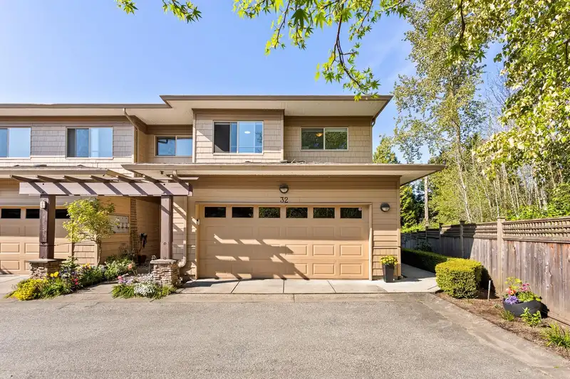 32 16655 64 AVENUE - photo 1 of 40