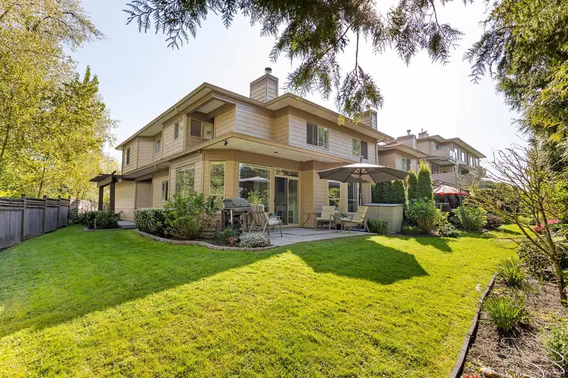 32 16655 64 AVENUE - photo 3 of 40