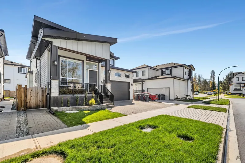 7118 FISHER DRIVE - photo 3 of 25