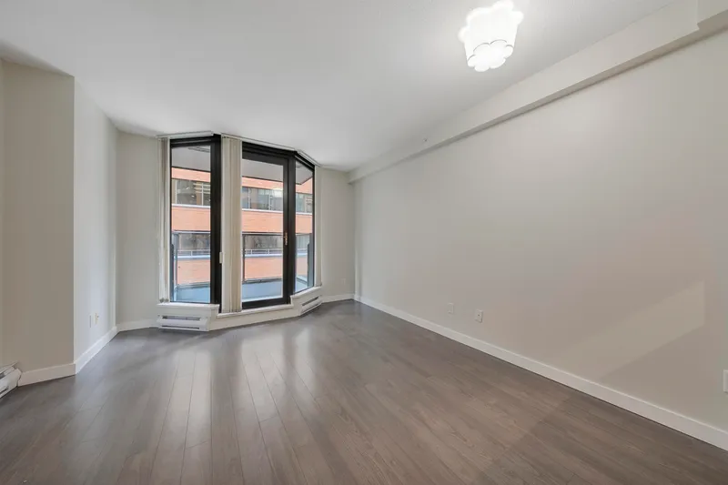 309 1189 HOWE STREET - photo 3 of 25