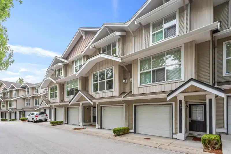 25 20460 66 AVENUE - photo 1 of 34