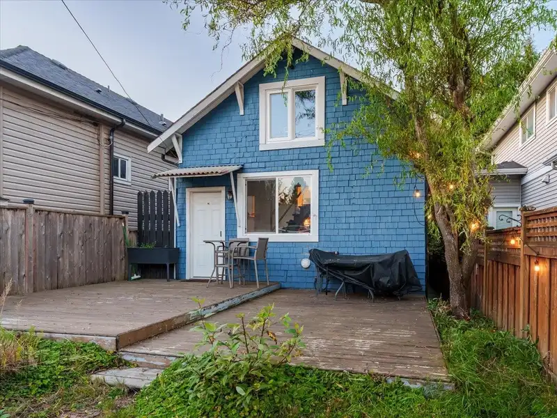 1016 TENTH AVENUE - photo 3 of 14