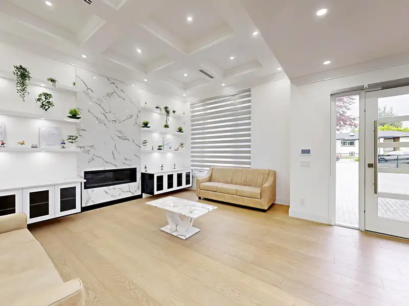 3560 HIGHLAND BOULEVARD - photo 4 of 40