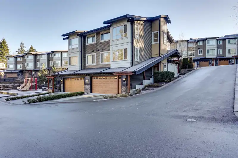 31 23986 104 AVENUE - photo 2 of 27