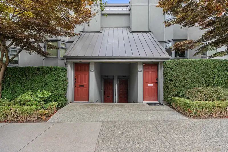 1339 W 8TH AVENUE - photo 3 of 32