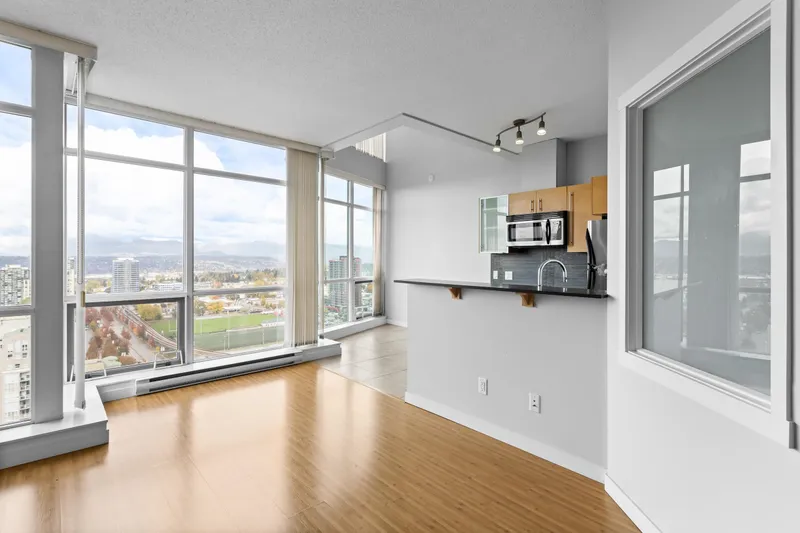 2209 13399 104 AVENUE - photo 2 of 13