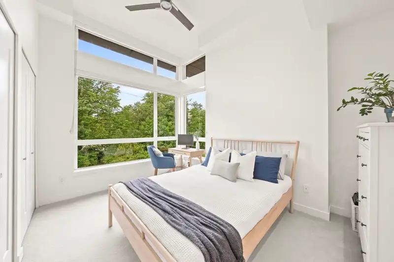 7 856 ORWELL STREET - photo 4 of 28