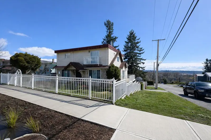 1728 SEVENTH AVENUE - photo 4 of 25