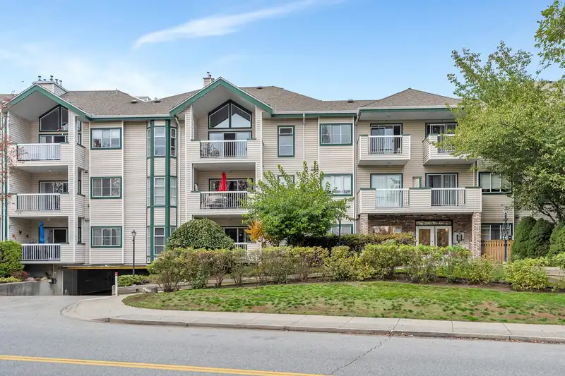 122 13911 70 AVENUE - photo 1 of 32