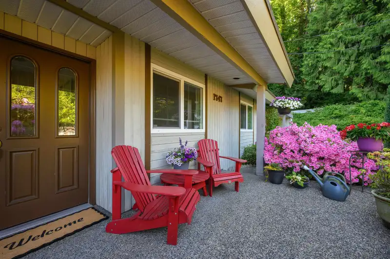 1747 BELLELYNN PLACE - photo 4 of 40