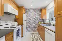 2 33900 MAYFAIR AVENUE - thumbnail 2