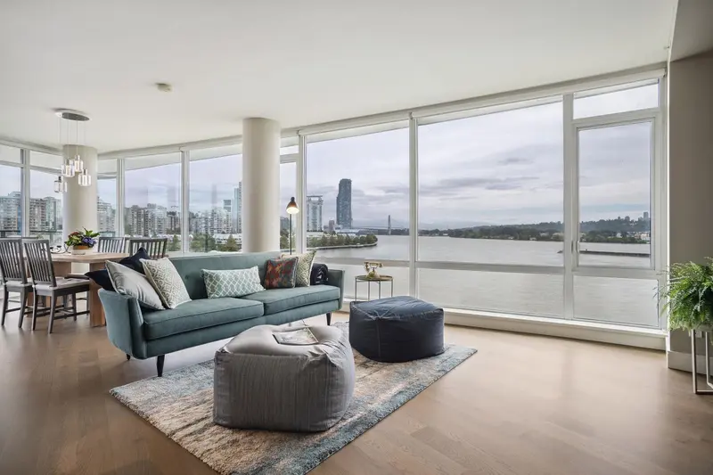 705 210 SALTER STREET - photo 1 of 25