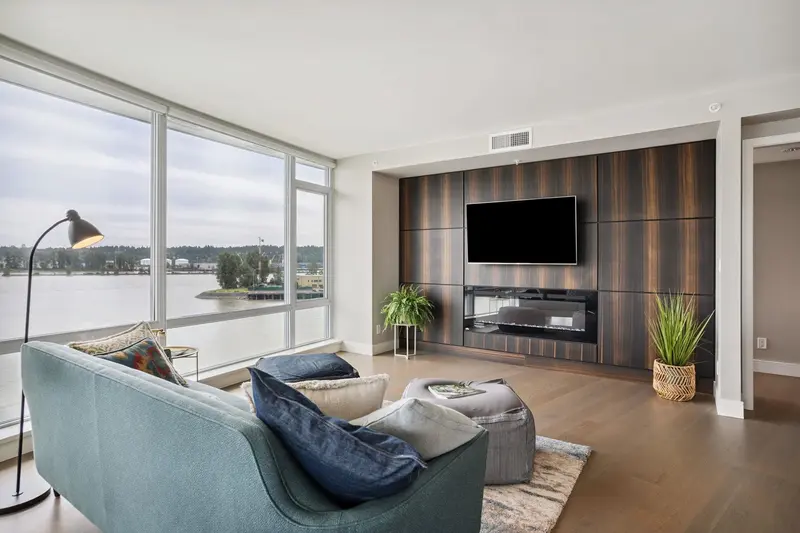 705 210 SALTER STREET - photo 2 of 25