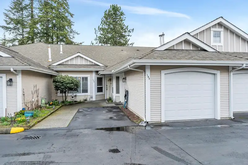 108 20655 88 AVENUE - photo 1 of 40