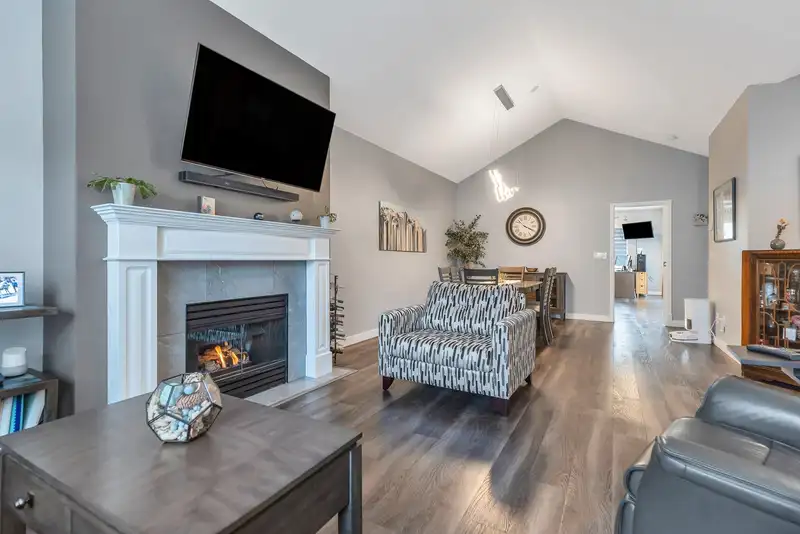 108 20655 88 AVENUE - photo 3 of 40